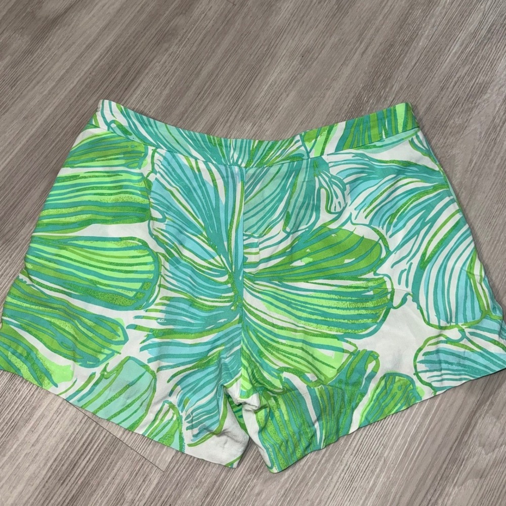 Lilly Pulitzer Green White Tropical Palm Leaf Rayon Shorts Size 2 RN 88189 - Picture 4 of 10